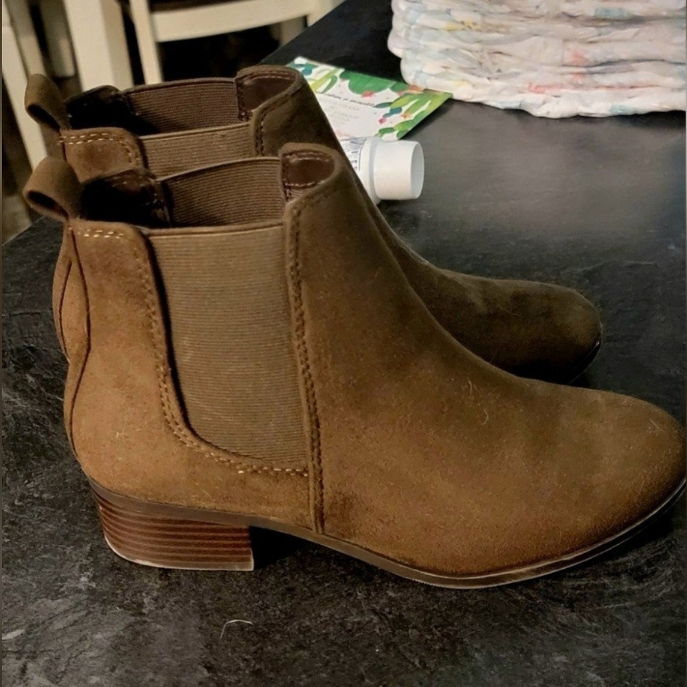 Size 6.5 brown boots